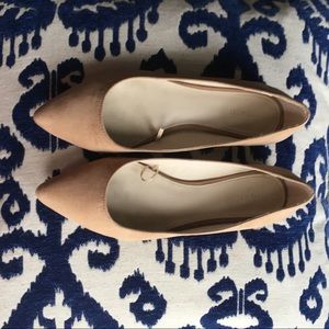 💫HOST PICK 💫Pointed Toe Flats in Tan